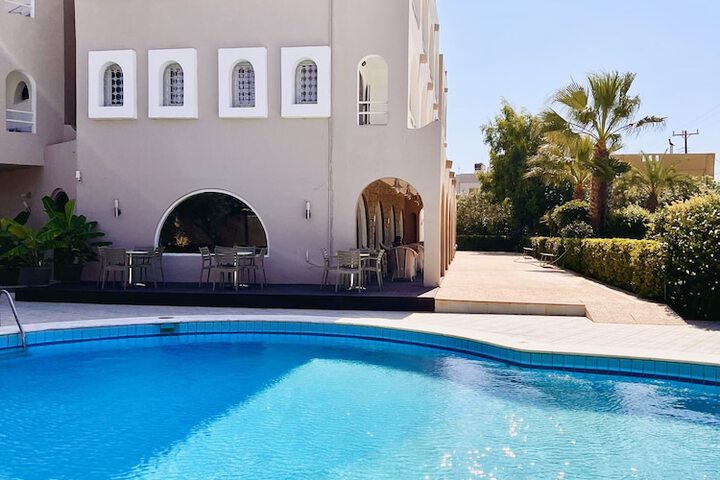Pool 25 of 48