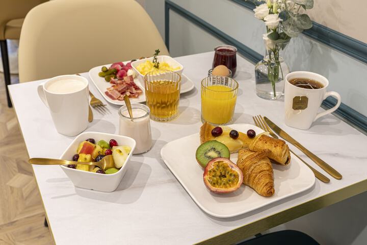 Breakfast/Coffee Service 56 of 66
