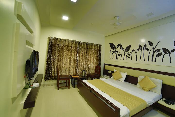 Room 8 of 35