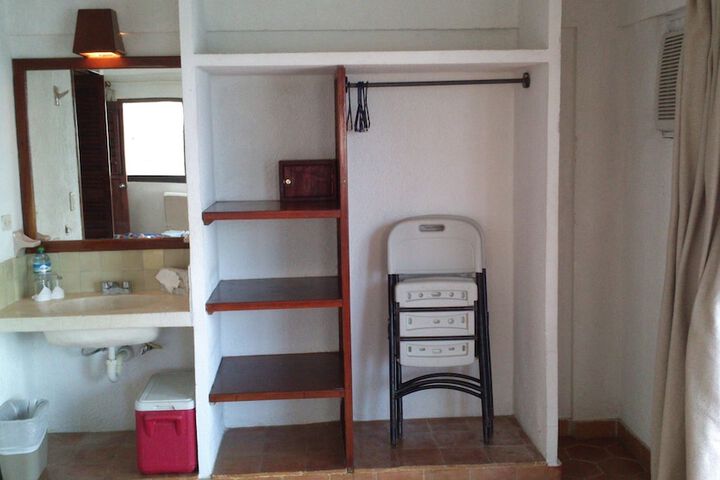 Room 30 of 64
