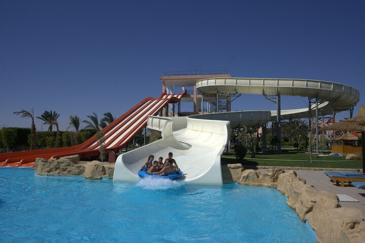 Pool 76 of 220