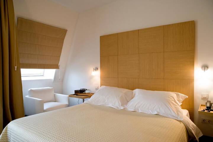 Room 9 of 46