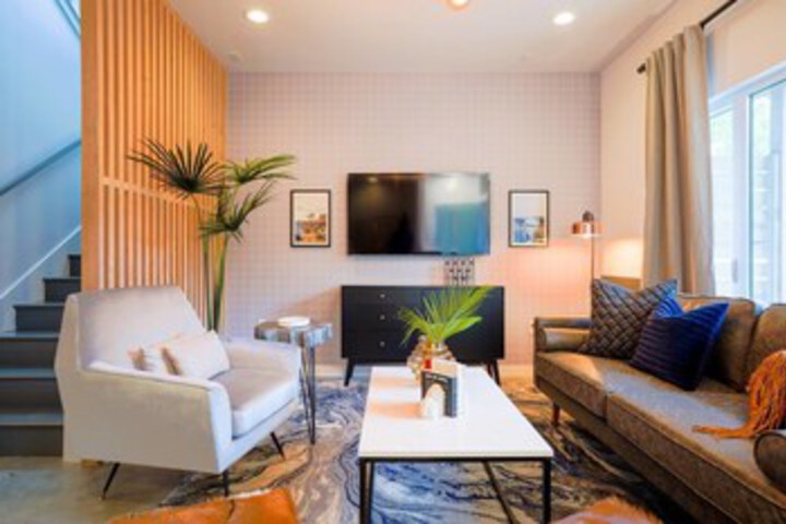 Room 8 of 28