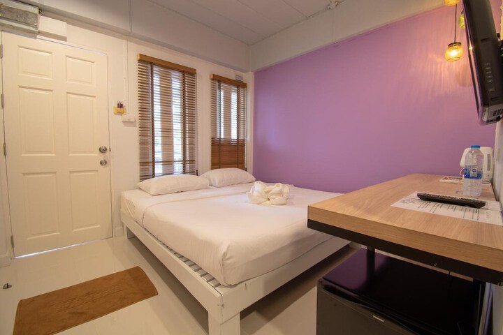 Room 8 of 34