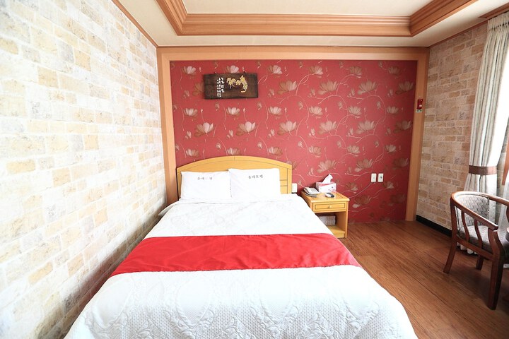 Room 14 of 36