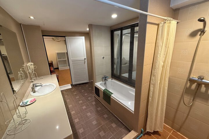 Room 56 of 65