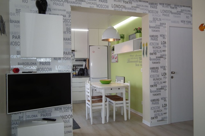 Room 6 of 14