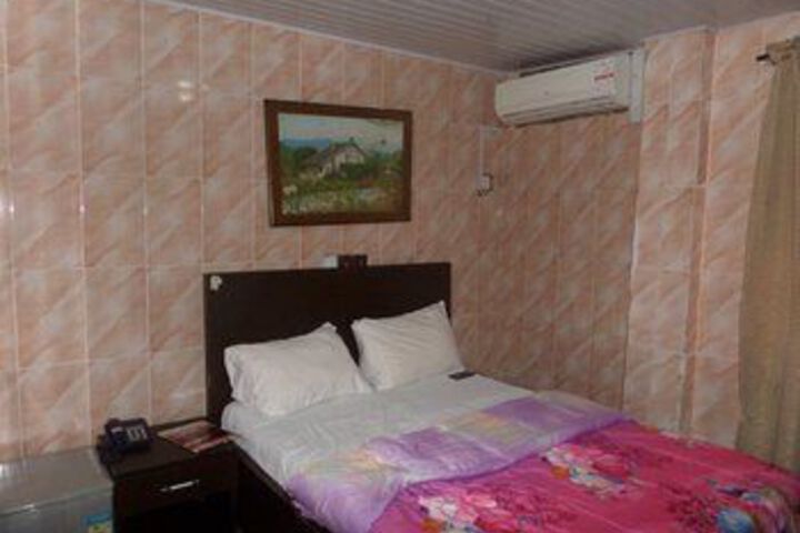 Room 5 of 27