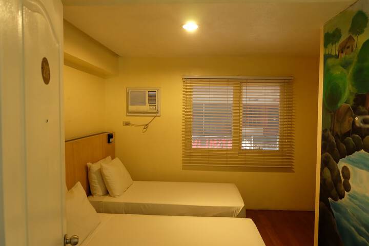 Room 12 of 89