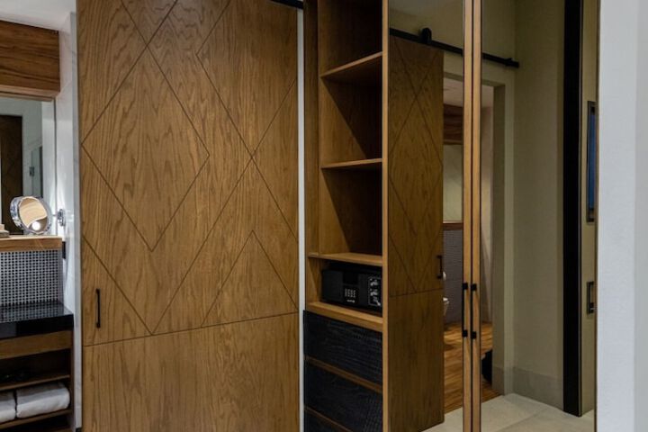 Room 43 of 84