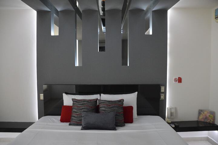 Room 9 of 42