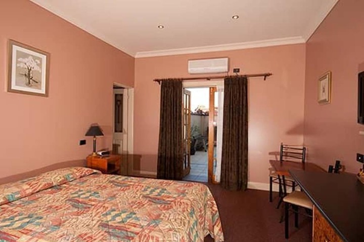Room 3 of 21
