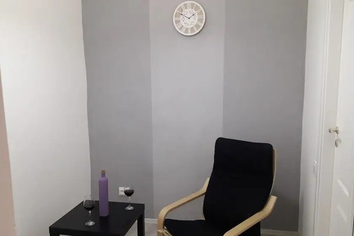 Room 11 of 12