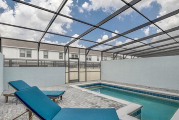 Pool 33 of 68