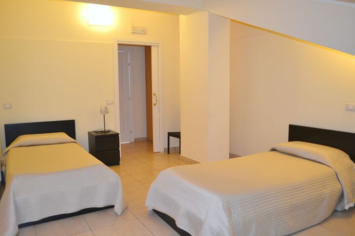 Room 14 of 25