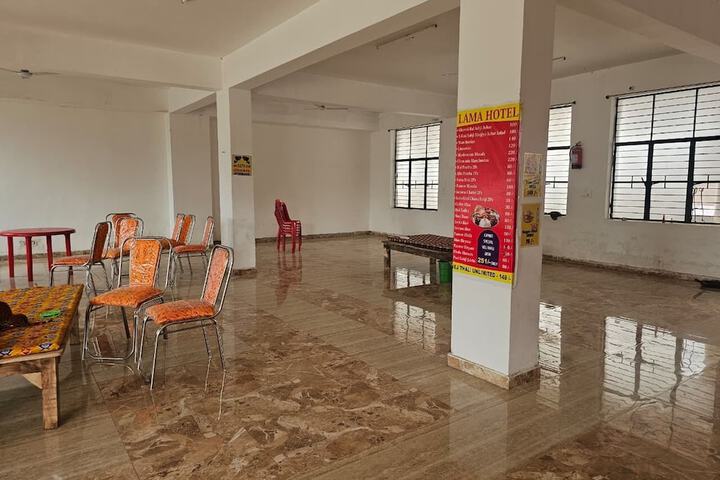 Ballroom/Hall 28 of 37