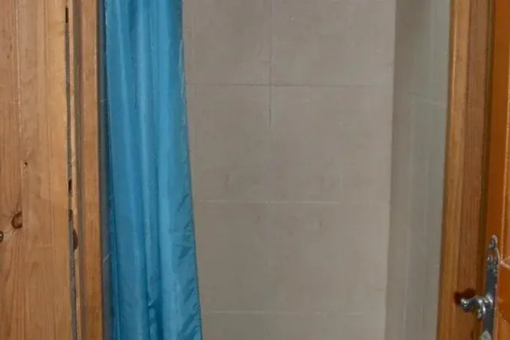 Room 6 of 12