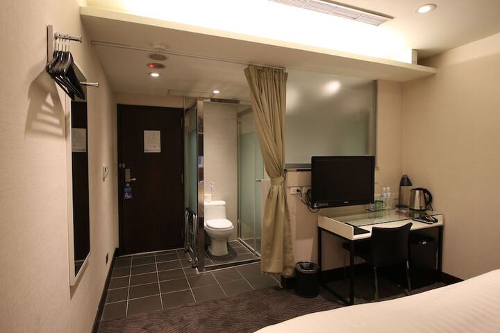 Room 21 of 65