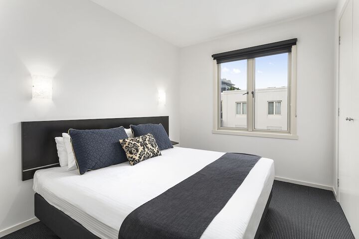 Room 2 of 28