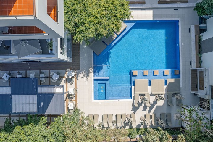 Pool 125 of 171