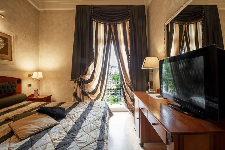 Room 65 of 208