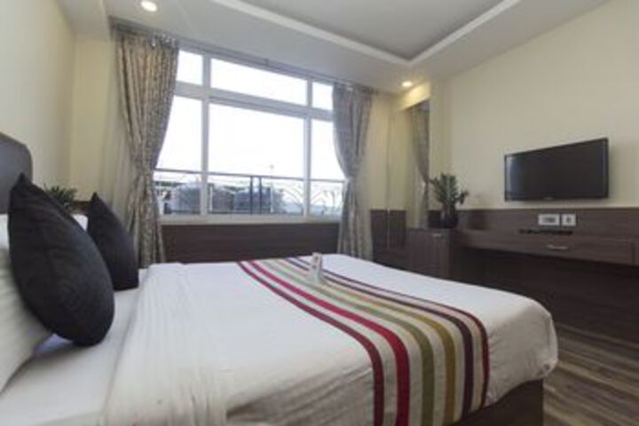 Room 9 of 21