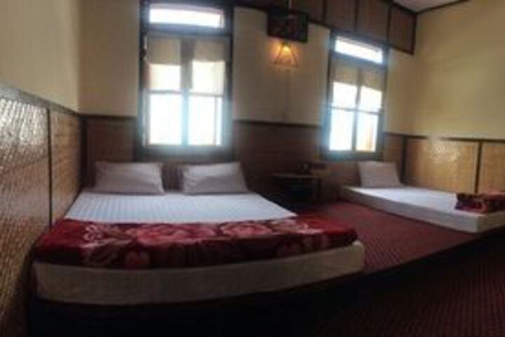 Room 12 of 23
