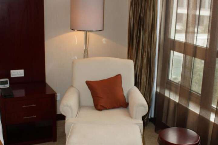 Room 14 of 40