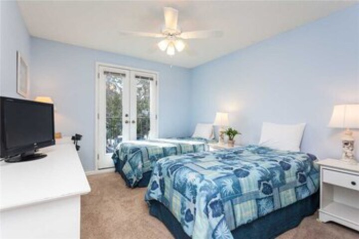 Room 16 of 18