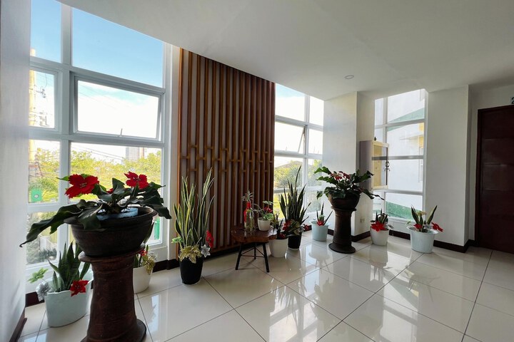 Hotel 2 of 84