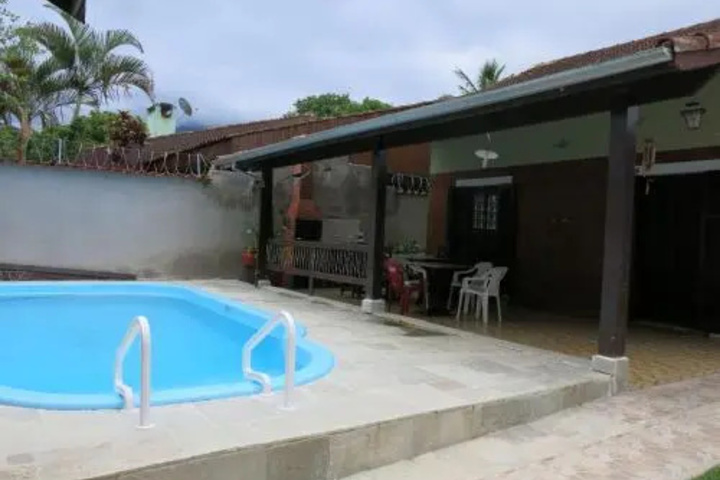 Pool 10 of 18