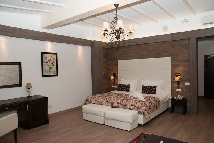 Room 14 of 191
