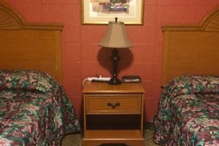 Room 10 of 24