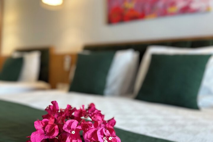 Room 17 of 102
