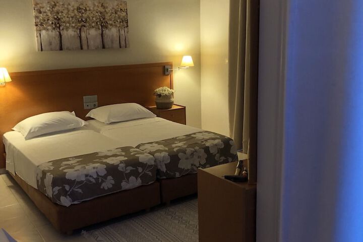 Room 10 of 30