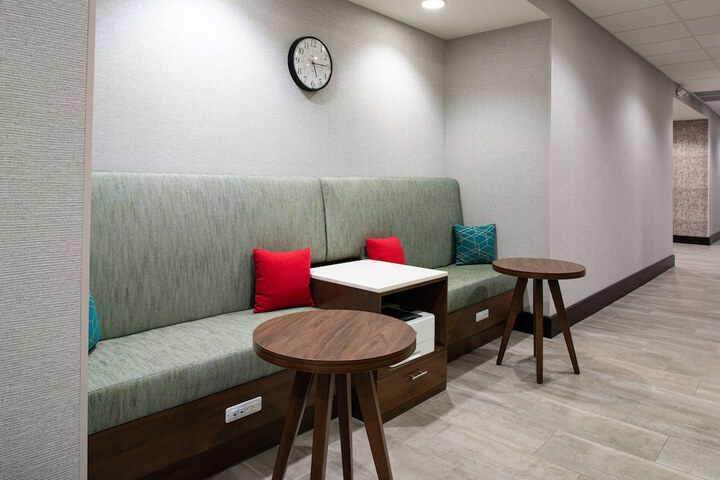 Business Center 63 of 69