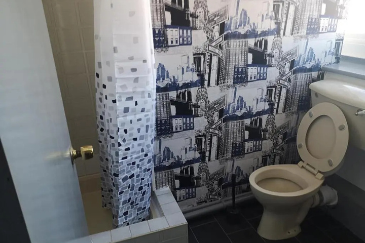 Room 7 of 14