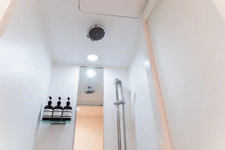 Room 6 of 55