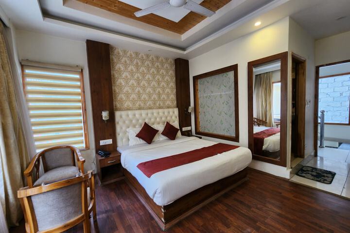 Room 4 of 22
