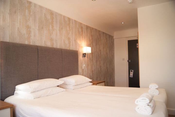 Room 26 of 128