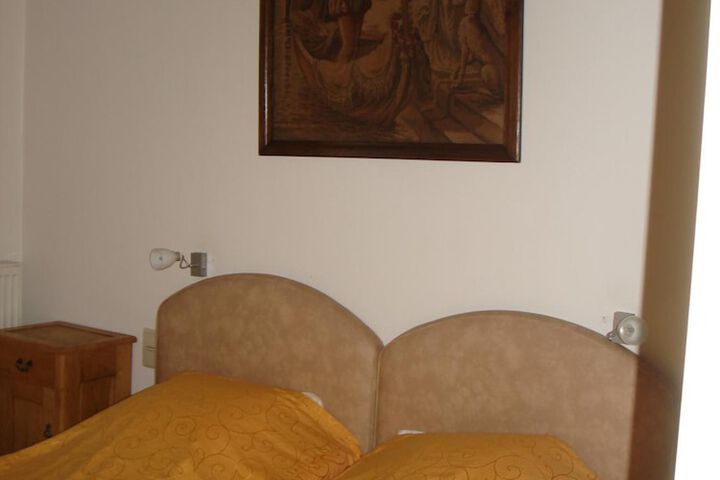 Room 13 of 60