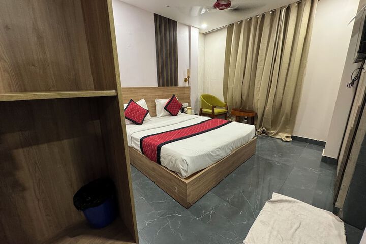 Room 4 of 19