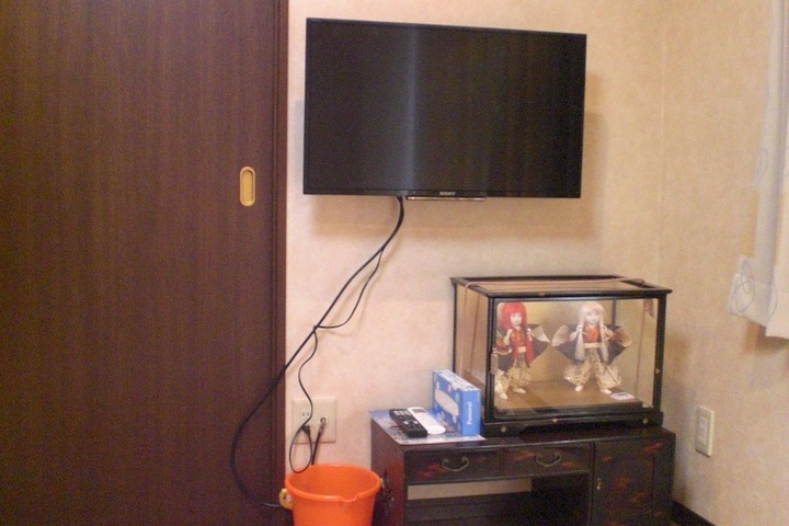 Room 3 of 61