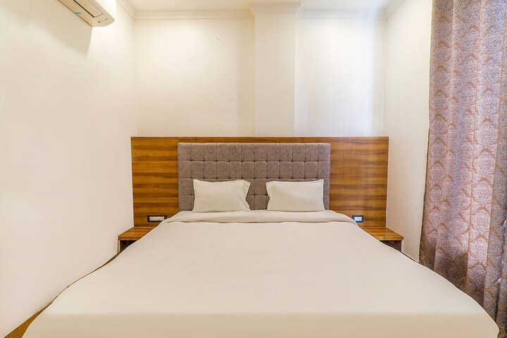 Room 12 of 40