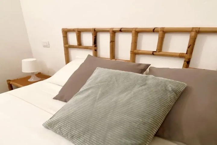 Room 2 of 18