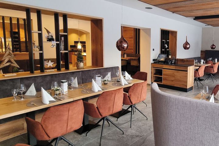 Dining 49 of 70