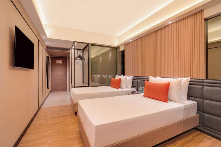 Room 28 of 72