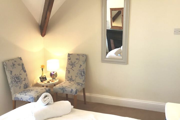 Room 4 of 40