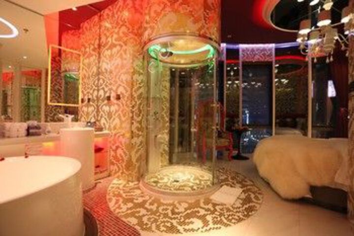 Room 50 of 96