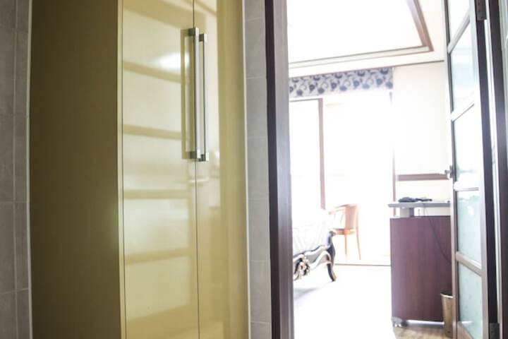 Room 7 of 39